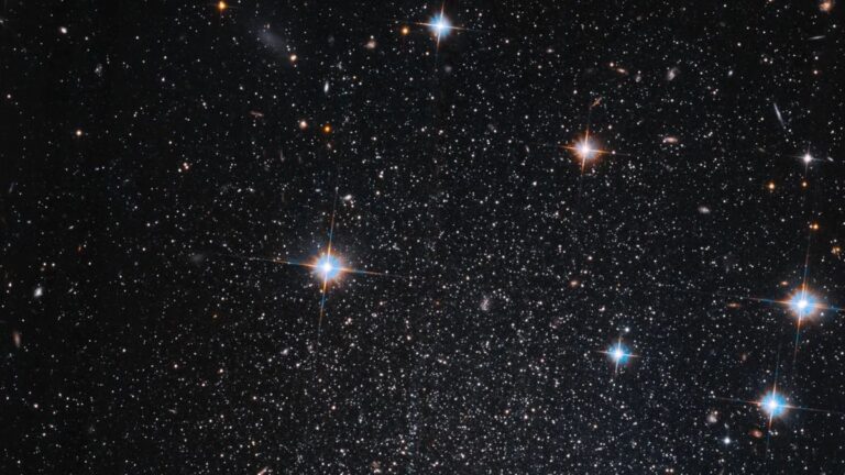 Il Telescopio Hubble Scopre una Mini-Galassia Brillante!