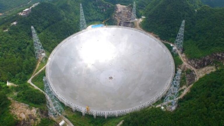 Il gigantesco radiotelescopio FAST in Cina diventa ancora più grande (video)