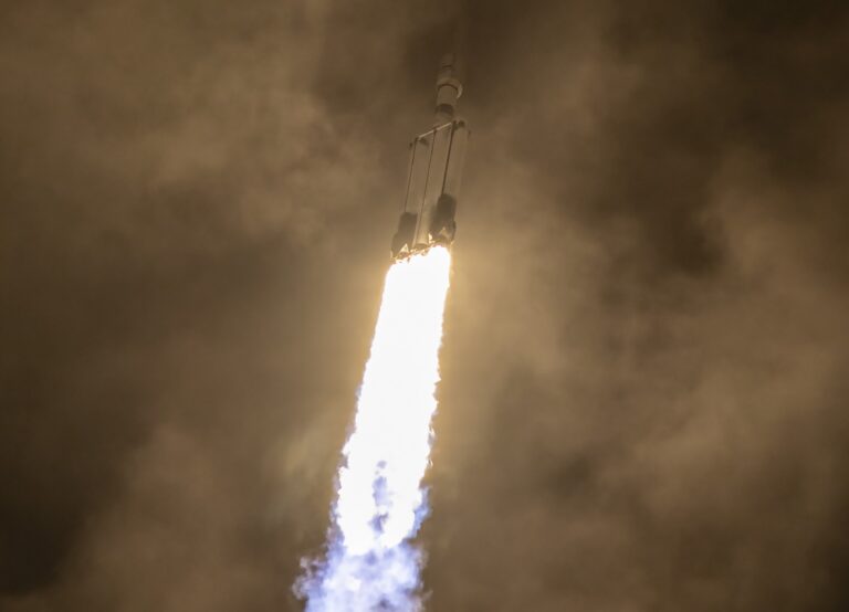 FAA Multa SpaceX per Violazioni della Licenza di Lancio!