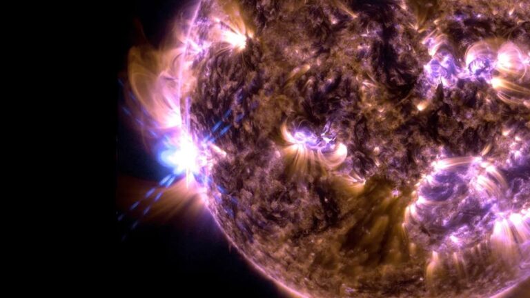 Sole Emissione di Flare Solare di Classe X: Aurora Spettacolare in Arrivo!