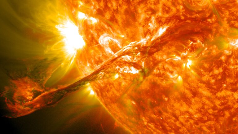 Immagini ad Alta Risoluzione del Sole: Scopri come le Fiamme Influenzano l'Atmosfera Solare!