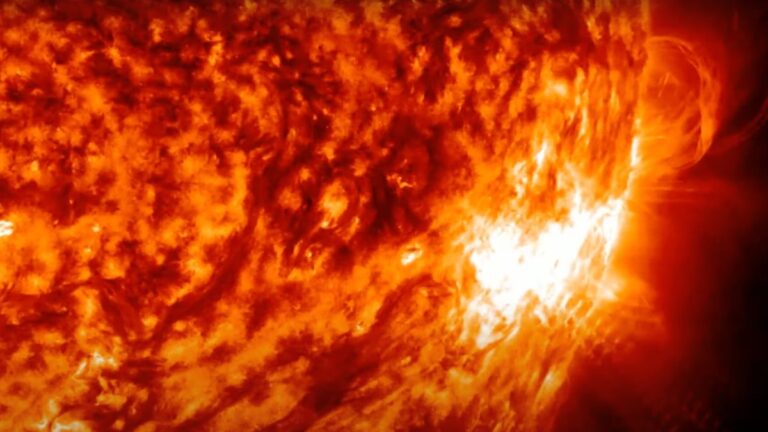 Il Sole Scatena un'Imponente Flares X: Blackout Radio in Tutte le Americhe! (Video)