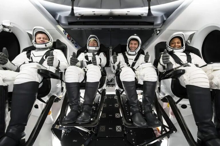 Astronauta Crew-8 di SpaceX ricoverato a Pensacola dopo l'atterraggio del Dragon: 'Condizioni stabili'