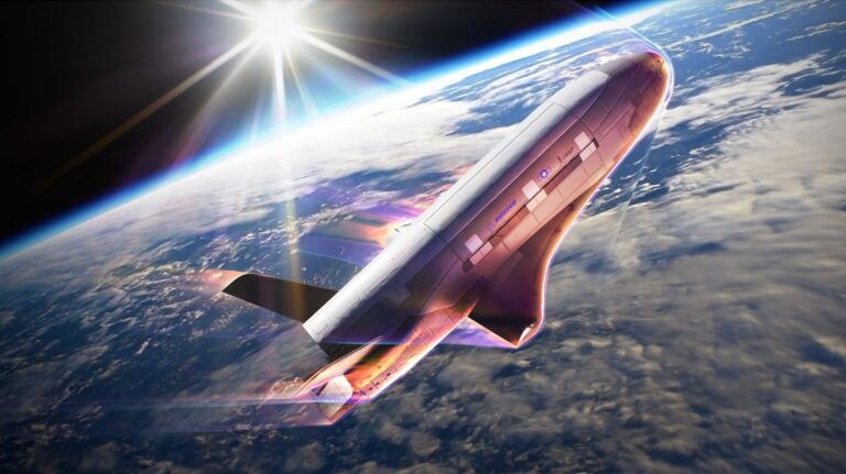 Il misterioso X-37B della Space Force tenta audaci manovre di 'aerobraking' in orbita!