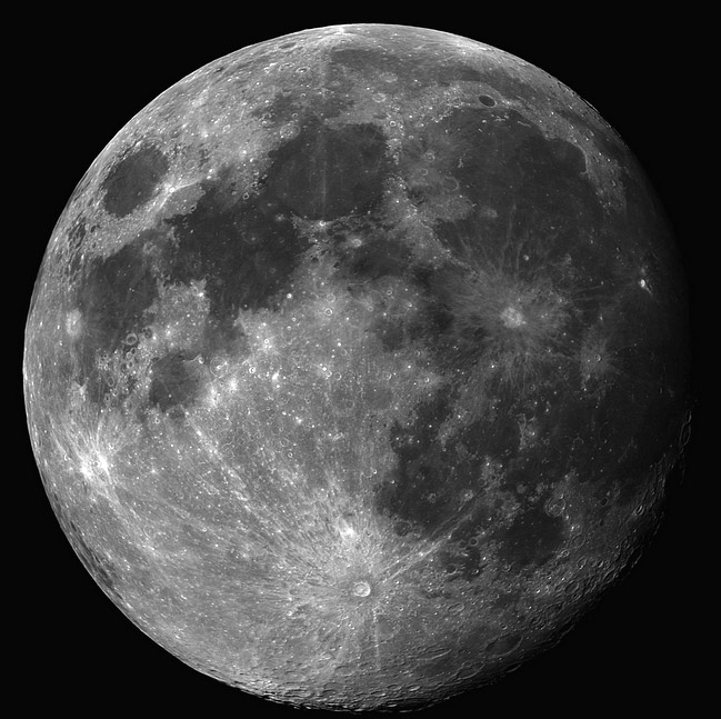 Foto della Luna scattata con un telescopio rifrattore apocromatico